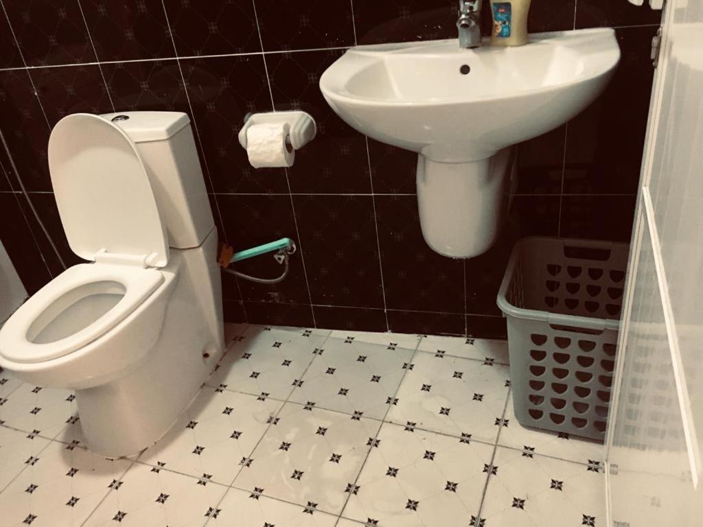 Rent In Appartmnt *